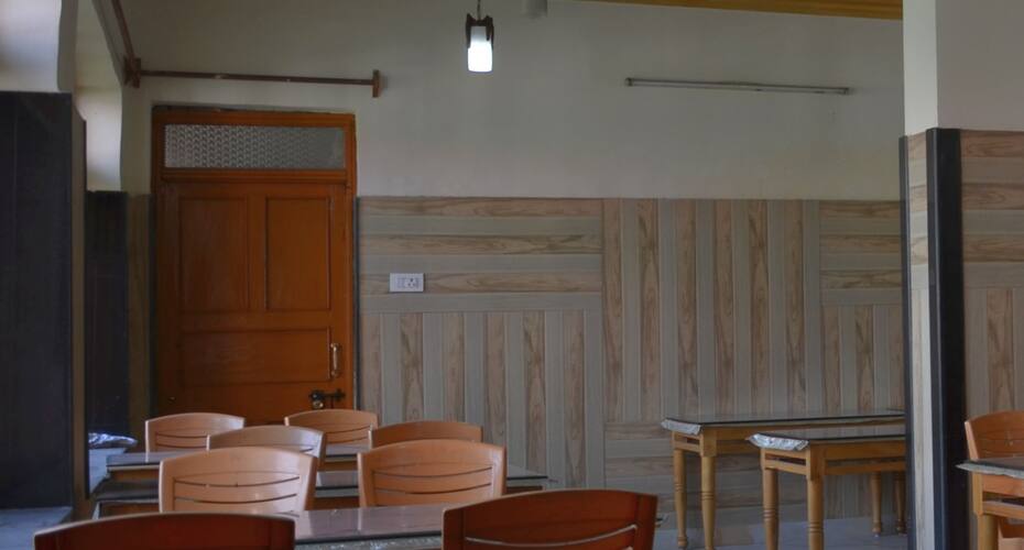 Hotel Nigeena, Srinagar 3